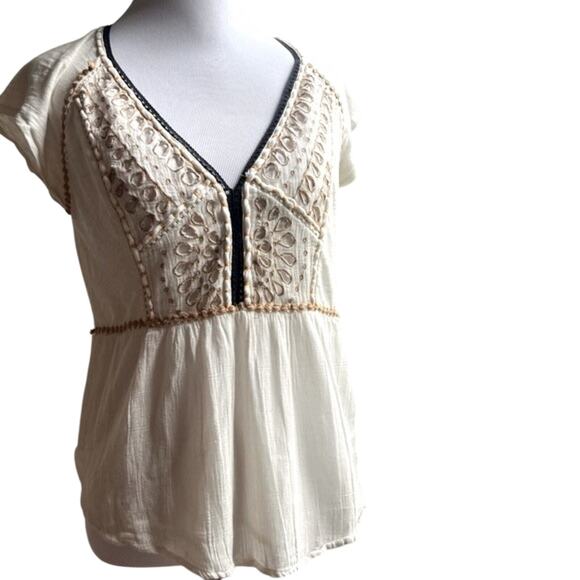 Akemi + Kin Anthropologie Embroidered Top - XS - Picture 2 of 6